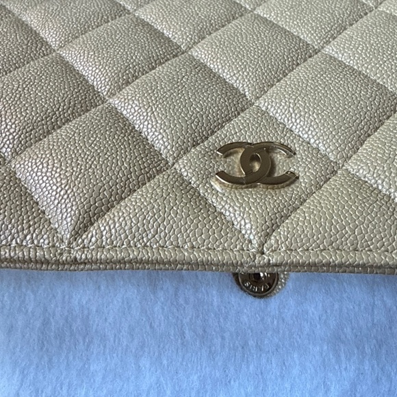 NEW NIB CHANEL Iridescent Beige Caviar Classic WOC Wallet On Chain Gold Hardware - Picture 3 of 12